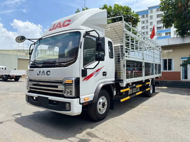 JAC N750 PLUS E5 - JAC 7T3 MÁY YUCHAI 2025 THÙNG DÀI 6 MÉT 2