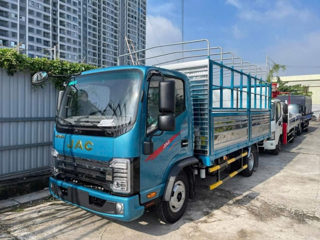 JAC 1 TẤN 99 - JAC N200S E5 THÙNG MUI BẠT FULL LEAD PRO 2025