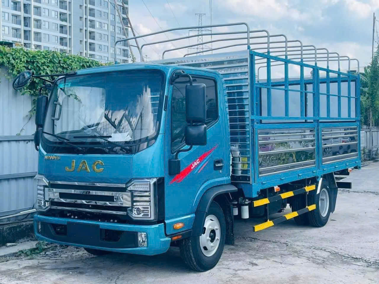 jac 1t99 thùng dài 4m46